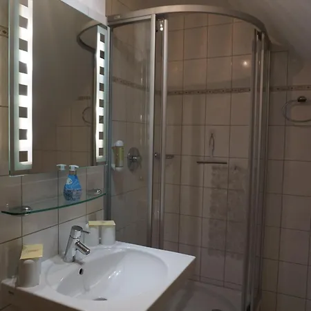 Maisonettewohnung Mit Wendeltreppe Zum Schlafbereich Und Kleiner Eingangsterrasse Im Nebengebaeude * Rheinsberg